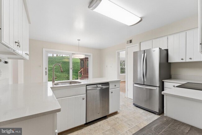 Building Photo - 2302 Tanglevale Dr