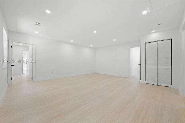 Building Photo - 11770 Griffing Blvd