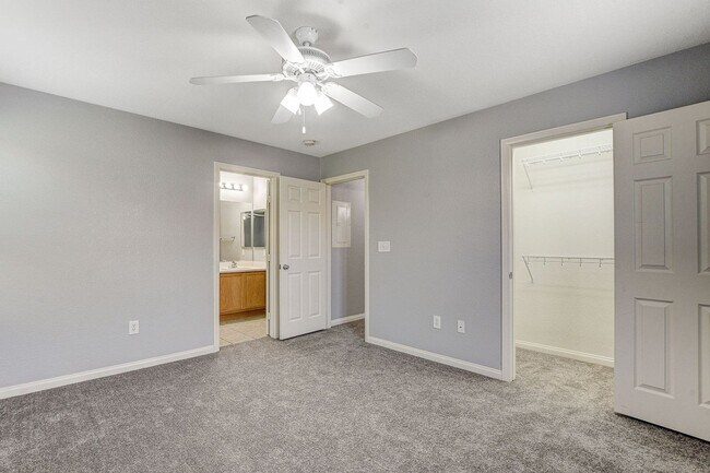 Building Photo - 3909 Sweet Pine St