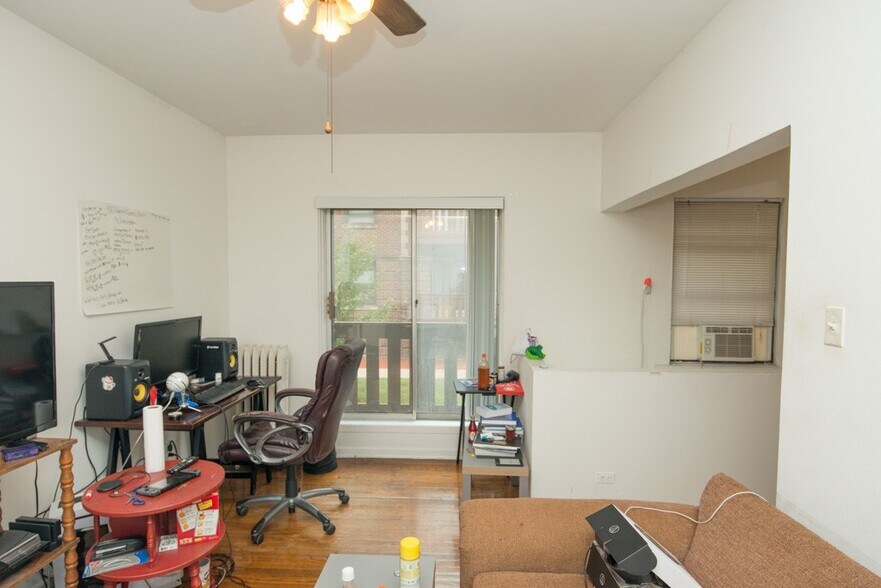 Building Photo - 2959 N Halsted St