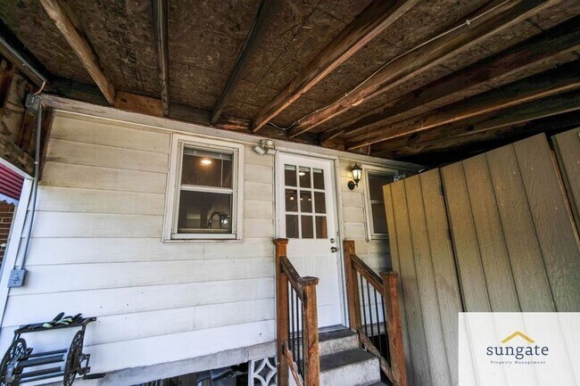 Building Photo - 5215 Wasena Ave