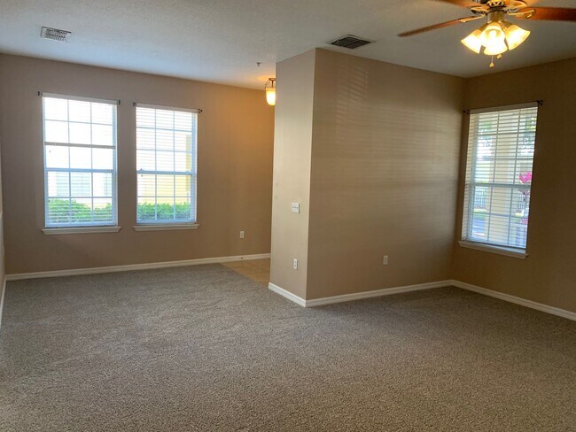 Building Photo - 3/2.5 Condo in Harmony