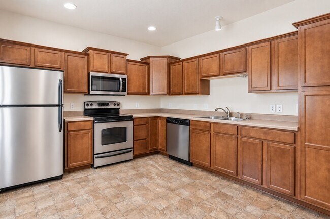 Building Photo - 16405 Camden Ave