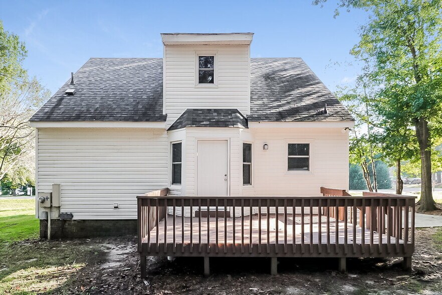 Building Photo - 408 Carrington Dr
