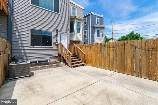 Building Photo - 1755 N Marshall St