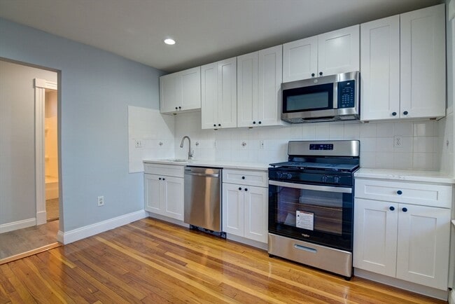 Building Photo - 88 Old Colony Ave