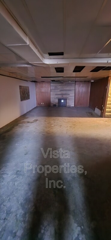 Building Photo - 7601 Shepherdsville Rd