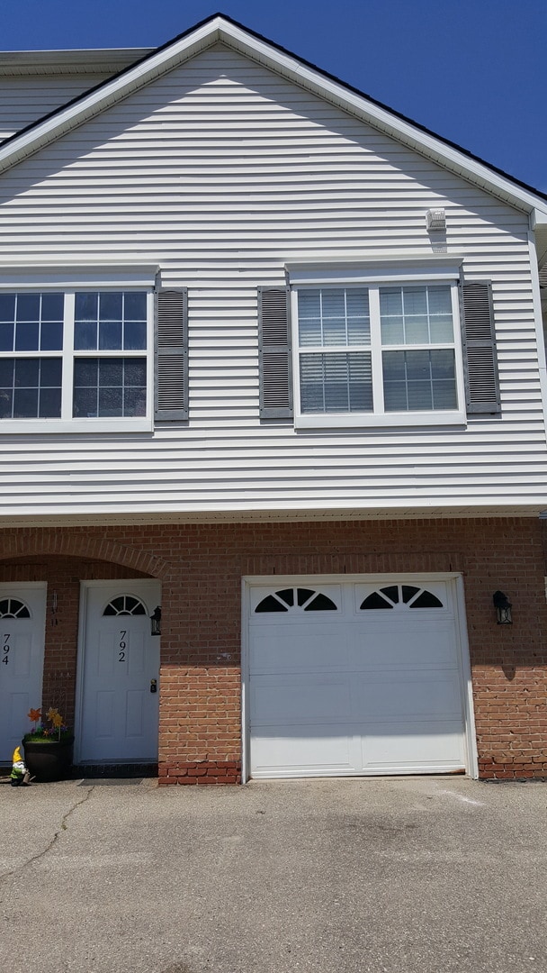 Building Photo - COMING SOON!! BEAUTIFUL 2 BEDROOM 2 BATH CONDO!