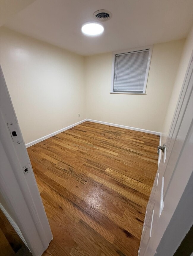 Building Photo - 588 Avenue A