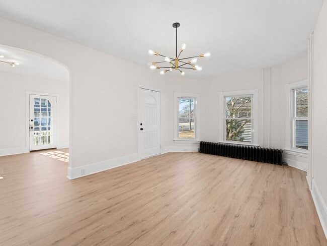 Building Photo - Spacious 5-Bedroom Rental with Backyard & Basement in Millville