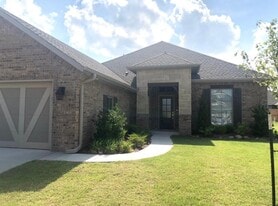 Building Photo - 4605 McCann Ave