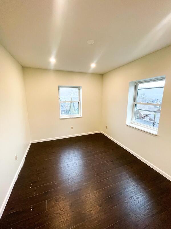 Building Photo - 3500 Elm St