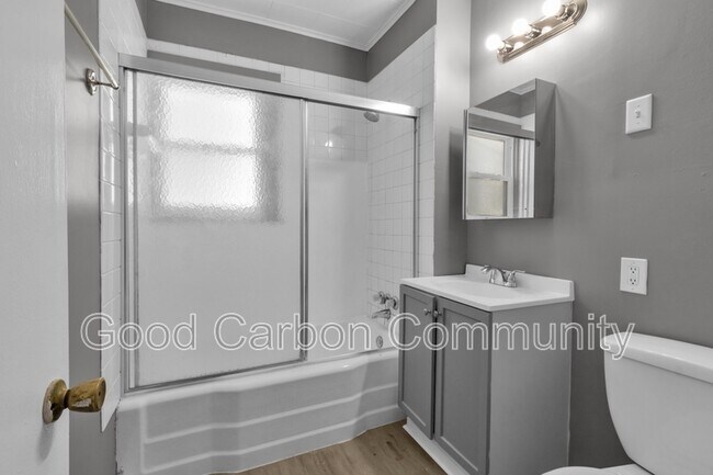 Building Photo - 328 Elmwood Ave