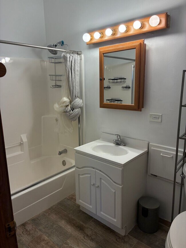 Building Photo - 5309 30th Pl