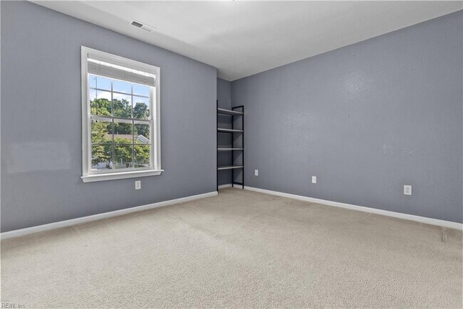 Building Photo - 13468 Whippingham Pkwy