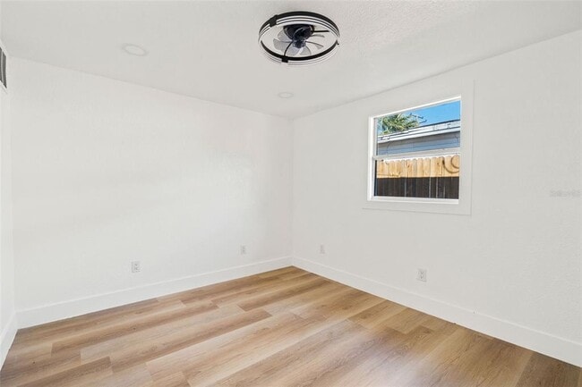 Building Photo - 4606 W Paxton Ave