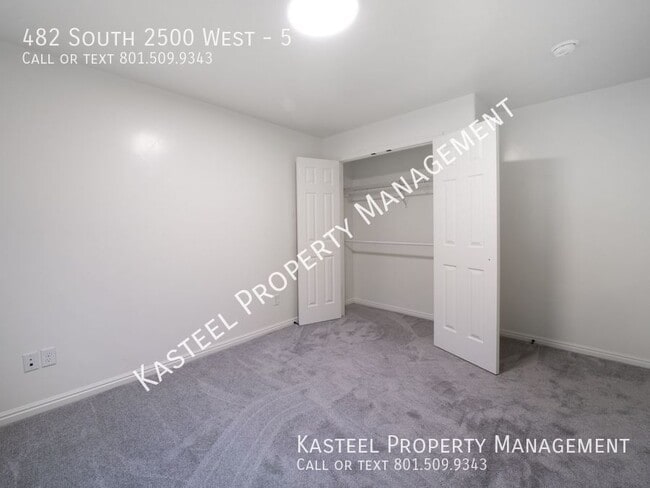 Building Photo - 482 S 2500 W