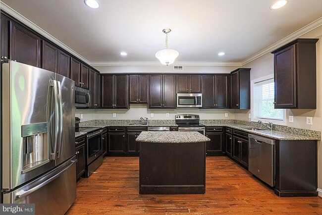 Building Photo - 3709 Fords Ln