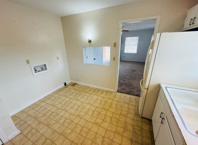 Building Photo - 1104 Ayton Pl