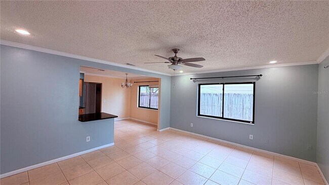 Building Photo - 6411 Santa Monica Dr