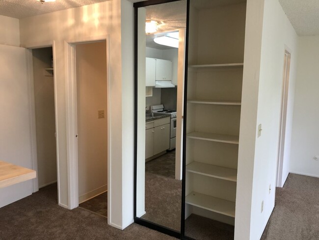 Building Photo - Studio Condo Available Now