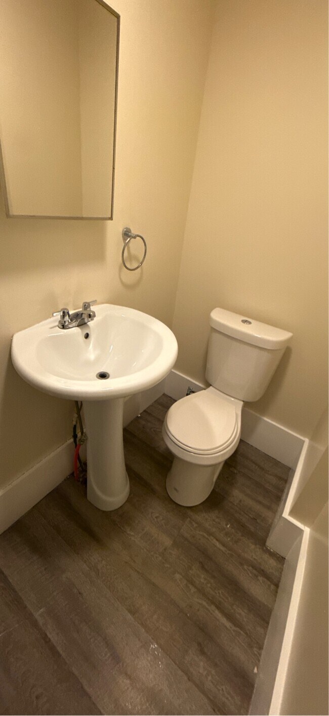 Building Photo - 2222 12th St SW