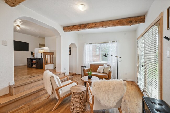 Building Photo - 5944 S Milwaukee Way