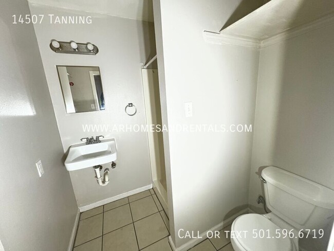 Building Photo - 14507 Tanning-