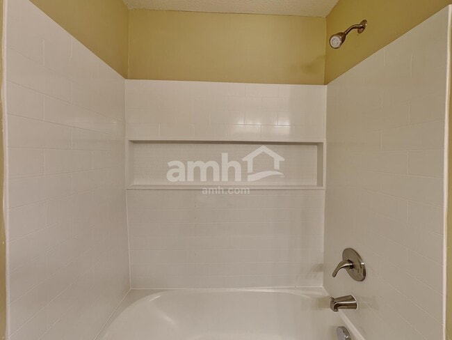 Building Photo - 942 Mill Run Dr