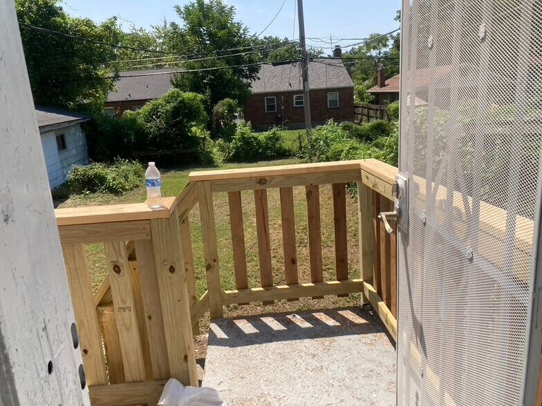 Building Photo - 6814 Primrose Ave