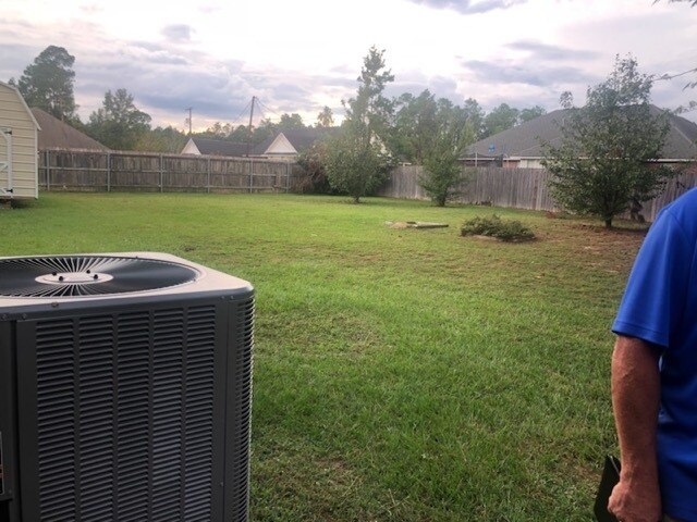 Building Photo - 710 Woodland Dr