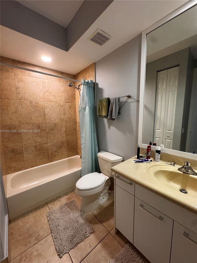 Building Photo - 876 Spinnaker Dr