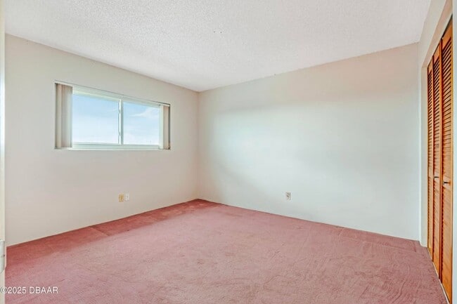 Building Photo - 100 Silver Beach Ave