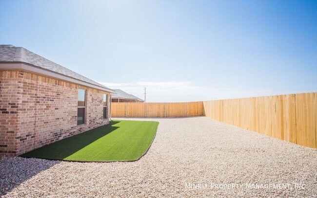 Building Photo - 2140 Langford Ave