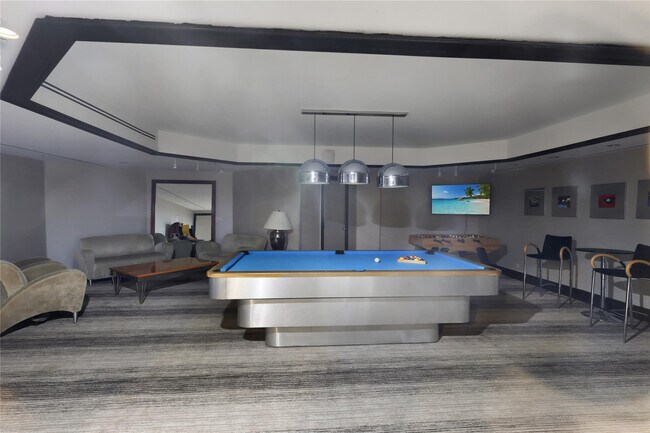 Building Photo - 20191 E Country Club Dr