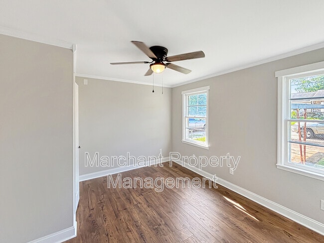 Building Photo - 308 Gordon St Ext