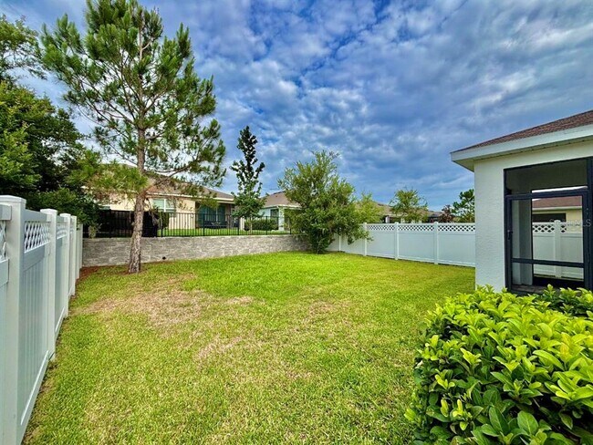Building Photo - 7563 Ashcroft Dr