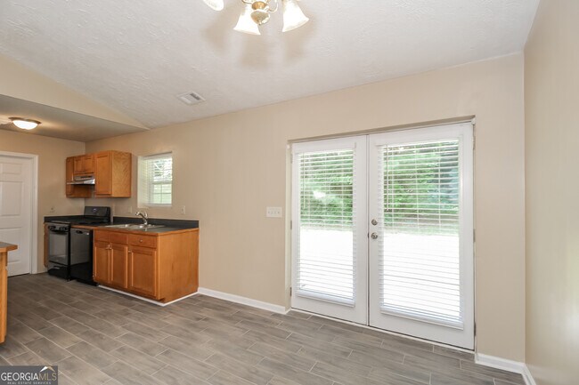 Building Photo - 571 Cardell Cir SE