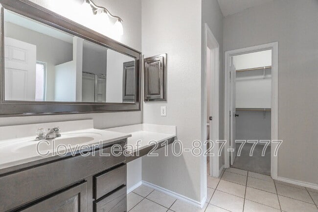 Building Photo - 2208 Sunderidge