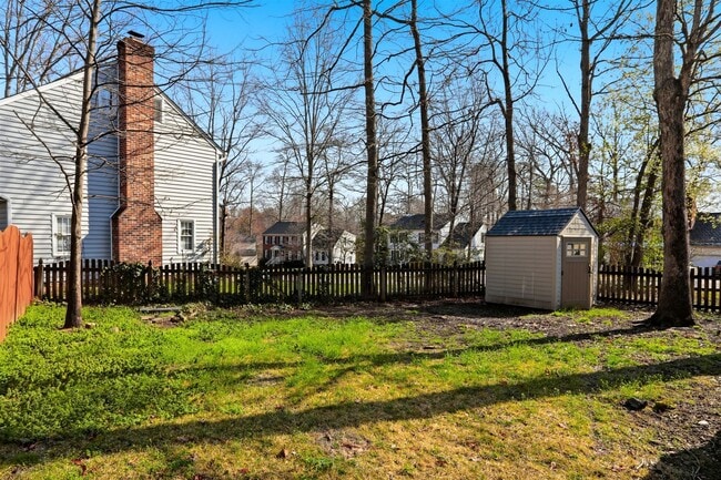 Building Photo - LOVELY 4 BEDROOM HOME IN MONACAN HILLS