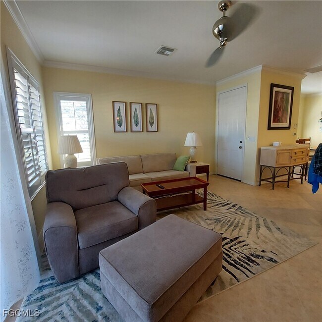 Building Photo - 10520 Diamante Way