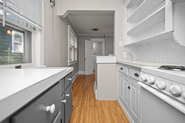 Building Photo - 437 Connecticut Ave