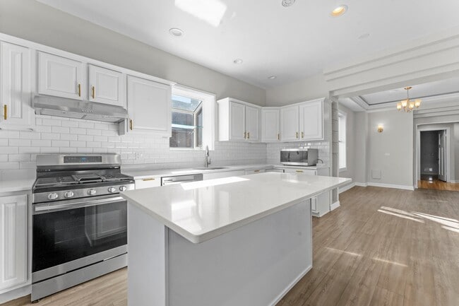 Building Photo - 5124 W Berenice Ave