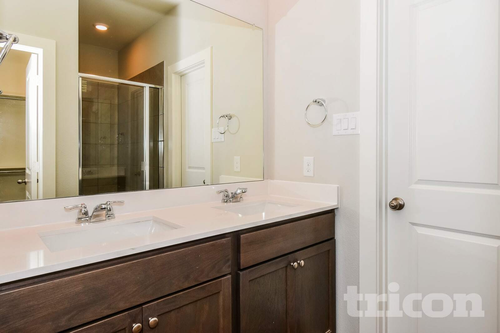 Building Photo - 8205 Howell Oak Dr