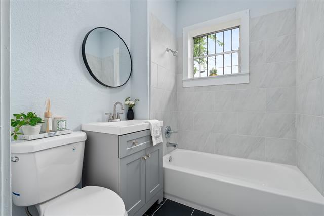 Building Photo - 2124 NW 21st St