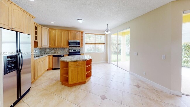 Building Photo - 897 Briar Ridge Rd