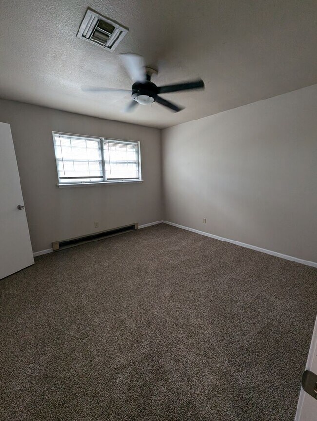 Building Photo - 2/1.5 Townhouse in Columbia