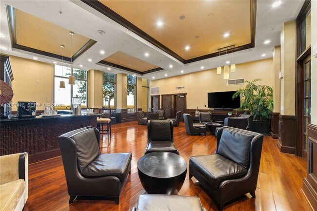 Building Photo - 16275 Collins Ave