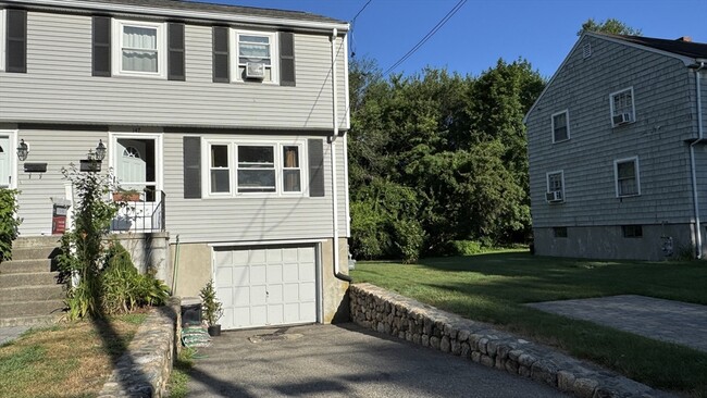 Primary Photo - 147 Maple St