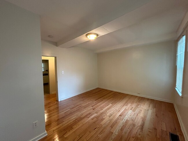Building Photo - Spacious 2 Bed 2 Bath House with Storage /...